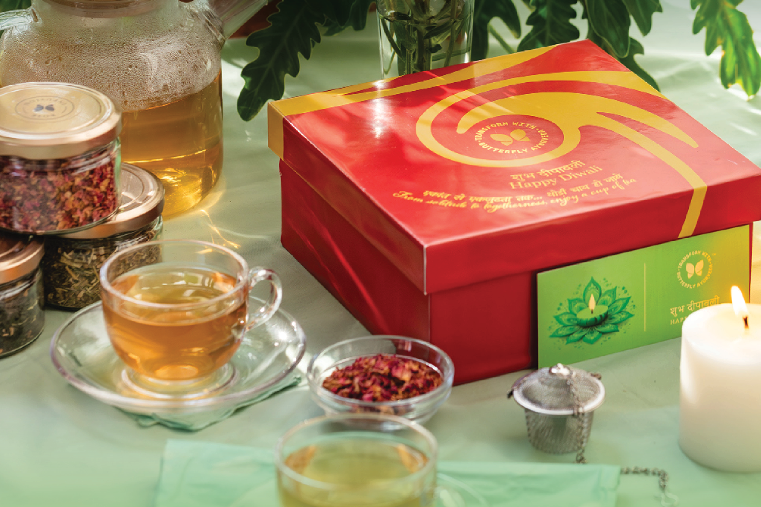 Diwali 2024 Gift Ideas: The Beauty of Handmade Diya With the Gift Combos